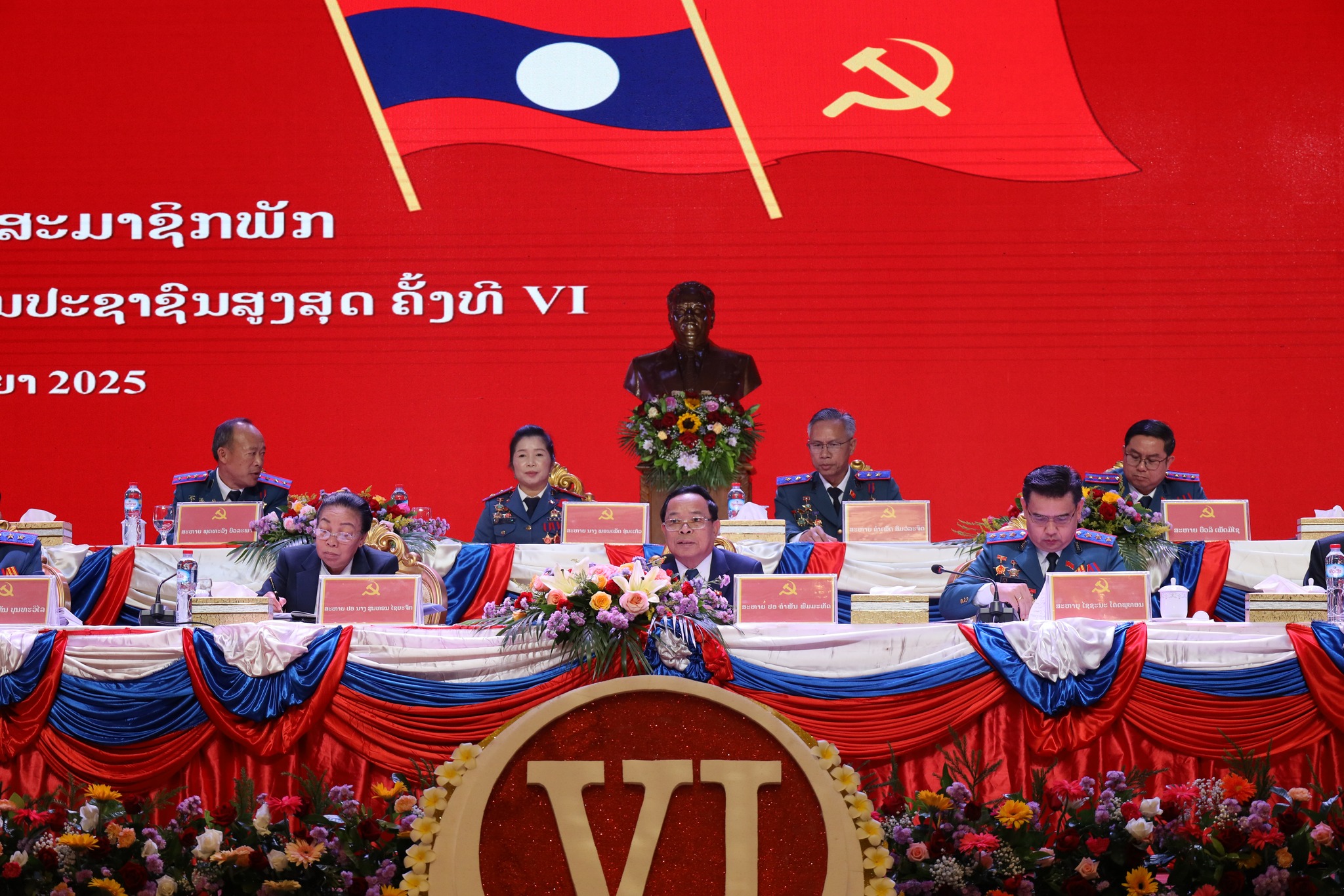ສະຫາຍ ຄຳພັນ ພົມມະທັດ ໂອ້ລົມຕໍ່ກອງປະຊຸມໃຫຍ່ສະມາຊິກພັກ ຄັ້ງທີ  VI ຂອງອົງຄະນະພັກ ອົງການໄອຍະການປະຊາຊົນສູງສຸດ