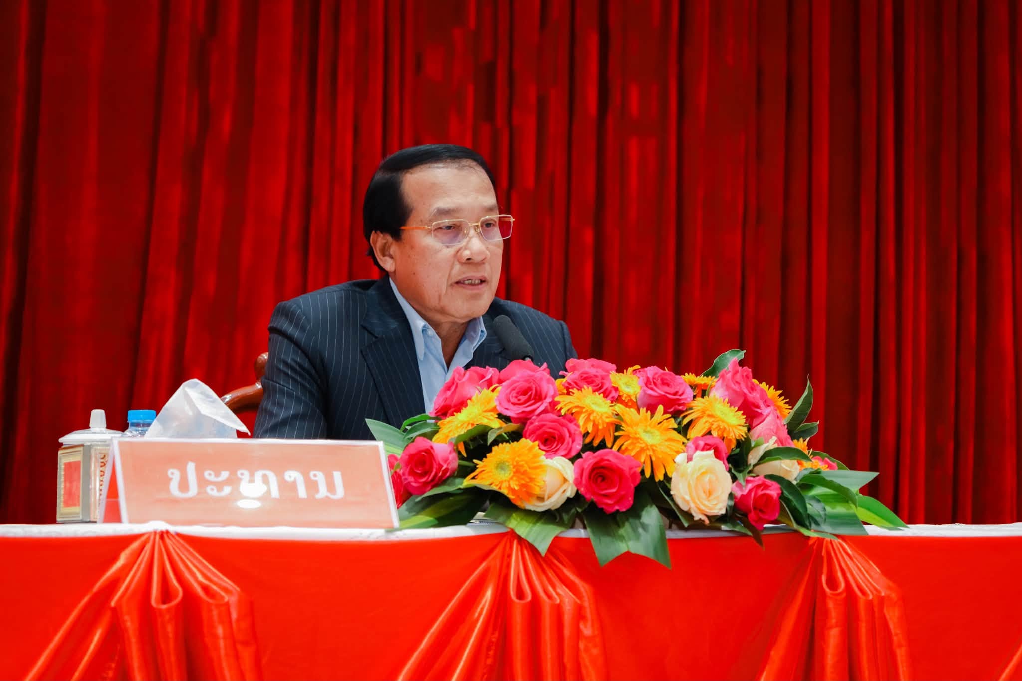 ສະຫາຍ ວັນໄຊ ພອງສະຫວັນ ພົບປະໂອ້ລົມພະນັກງານຫຼັກແຫຼ່ງແຂວງຜົ້ງສາລີ